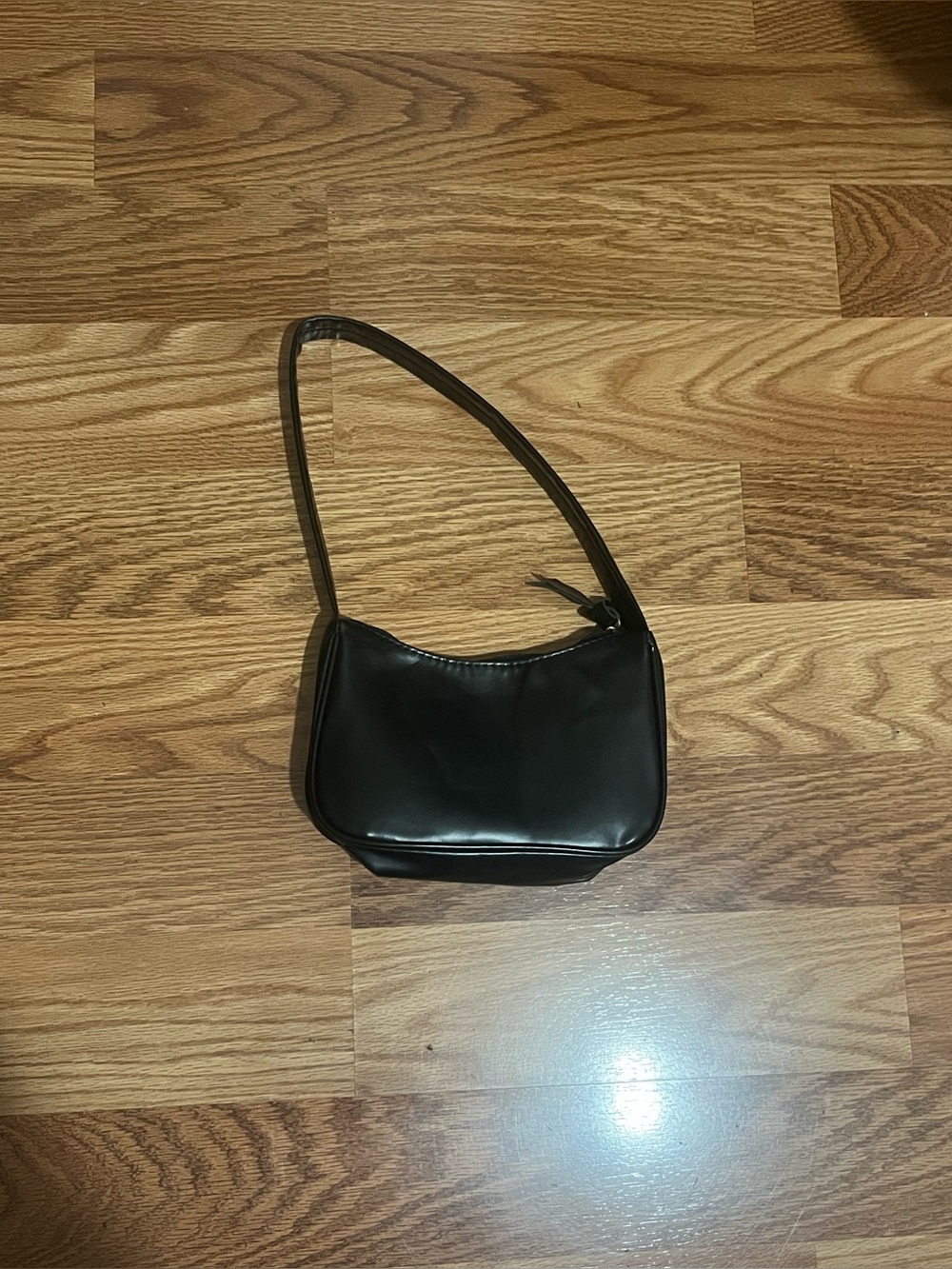 Classic Black Shoulder Bag - Sleek Everyday Purse